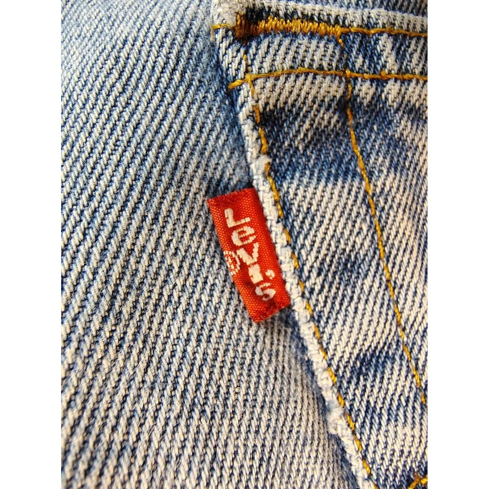 Levis 550 Relaxed Fit Jeans Mens 36x32 Light Wash Blue Vintage 90s Denim Tapered